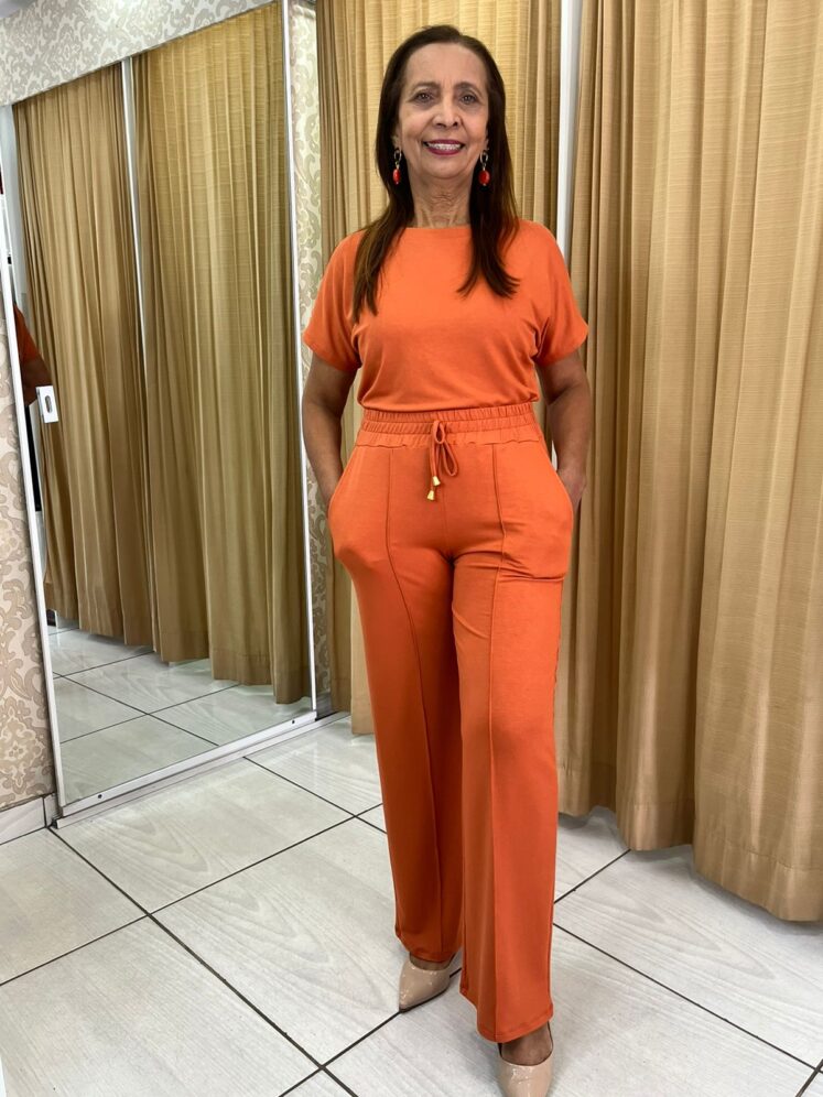 Conjunto feminino calça e blusa