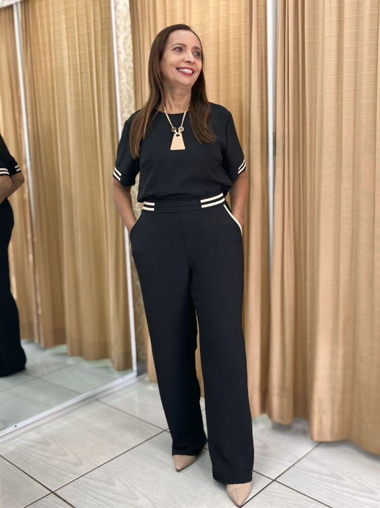 Conjunto Elegante de Calça e Blusa