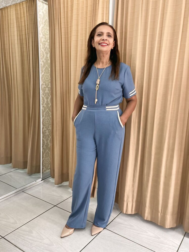 Conjunto Elegante de Calça e Blusa - Image 3