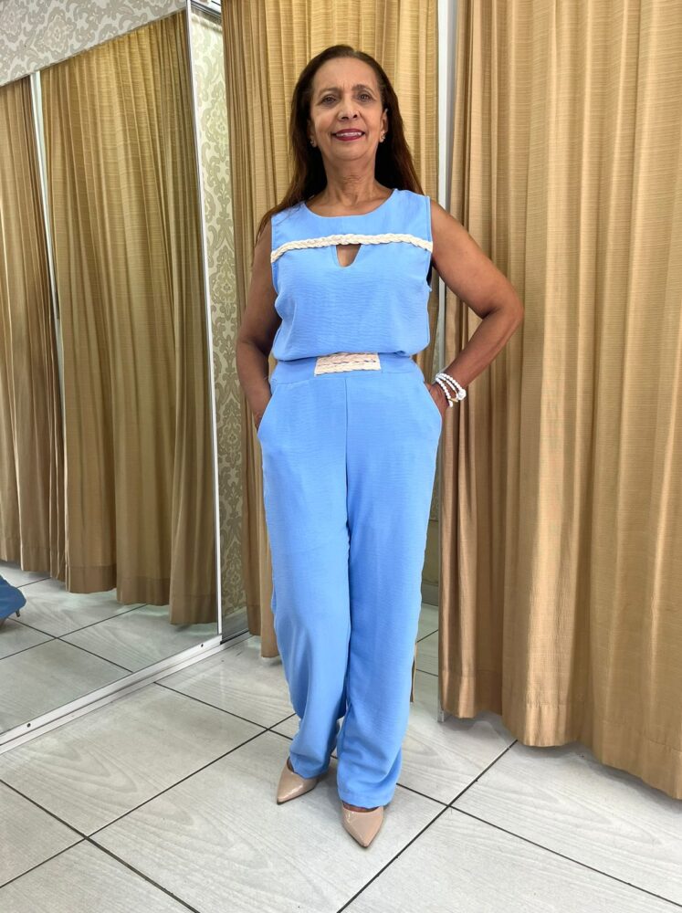Conjunto Azul Bebê com Detalhes em Branco