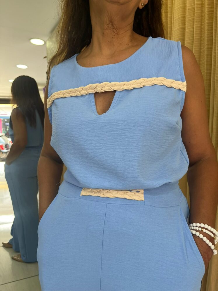 Conjunto Azul Bebê com Detalhes em Branco - Image 2