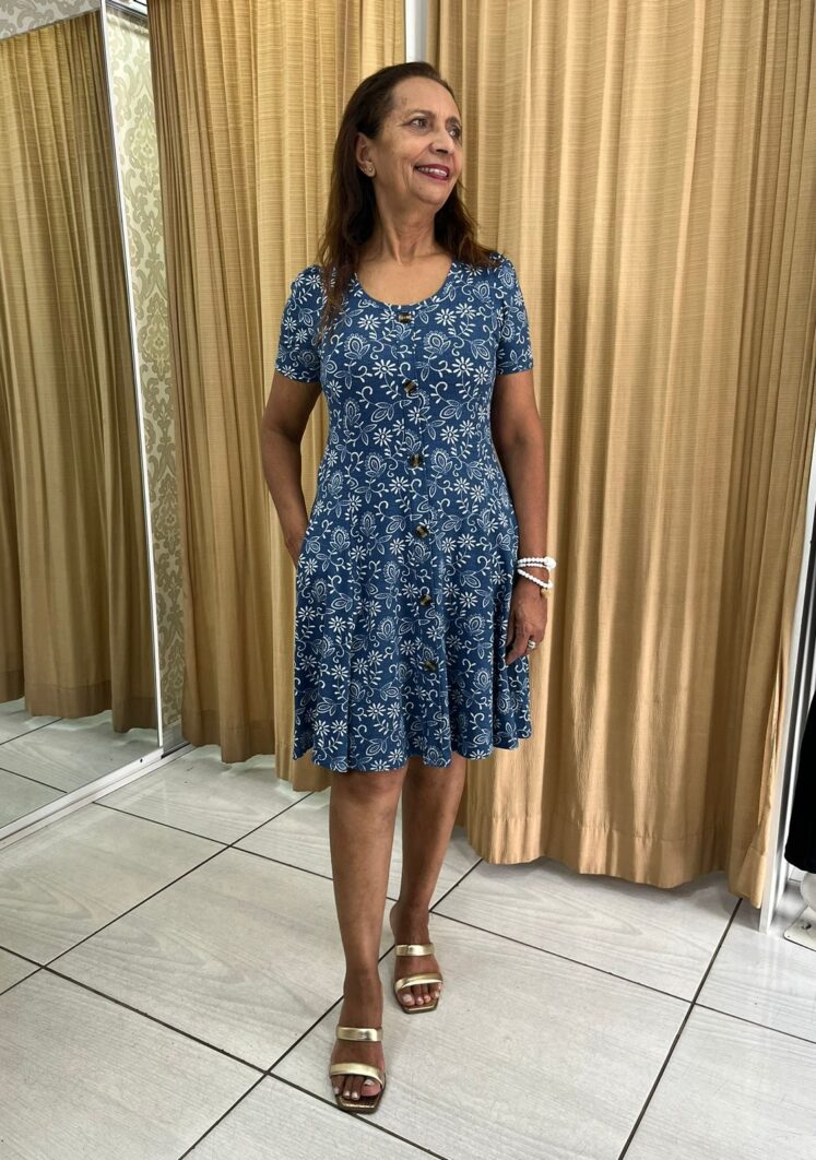 Vestido curto com Botões